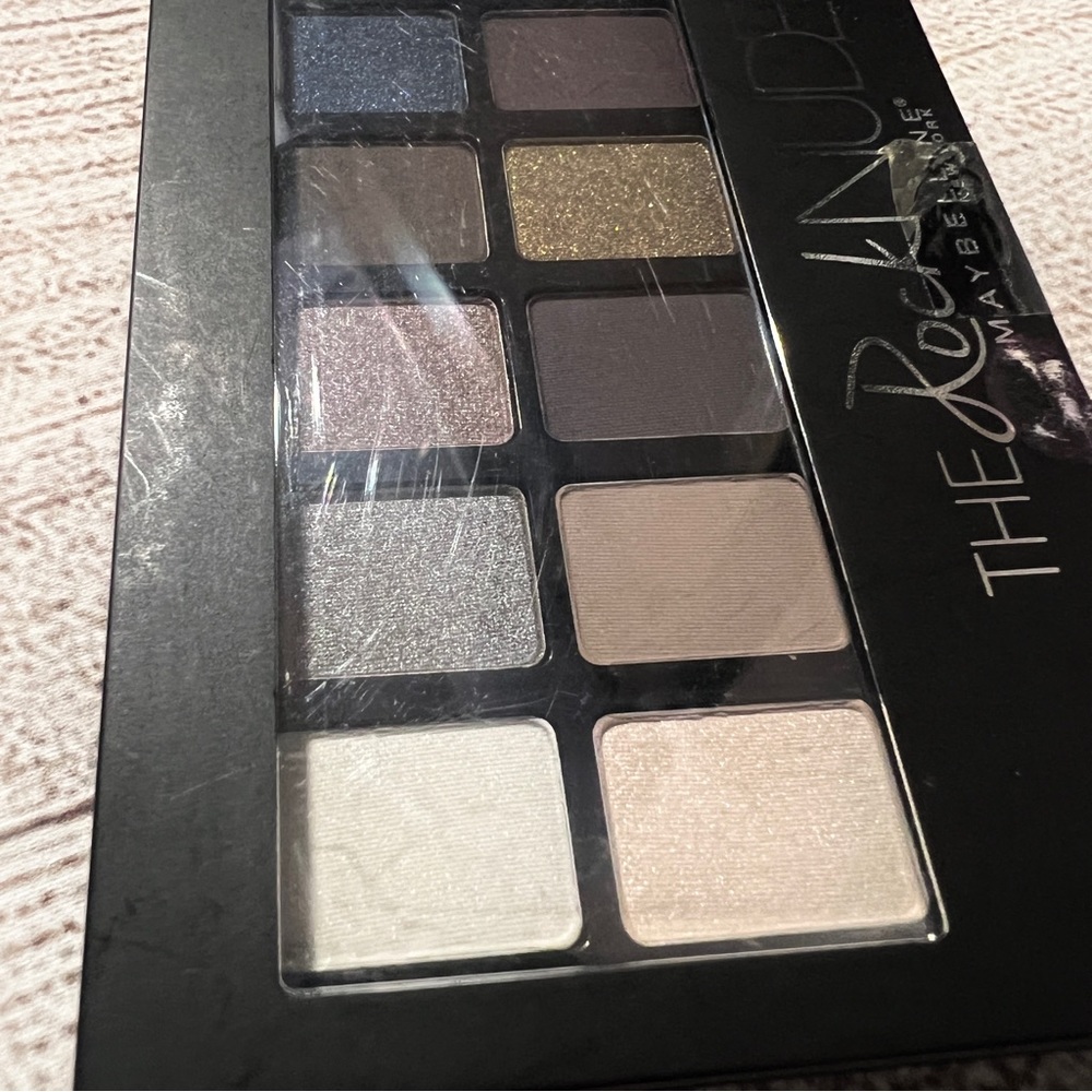 Maybelline New York The Rock Nudes Palette - Picture 12 of 15